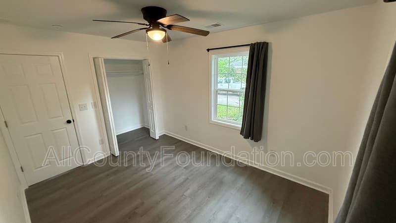 Goose Creek House: 212 Ellen Street