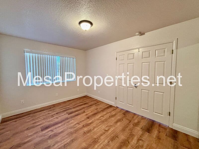 Victorville House: 13520 Oakmont Dr