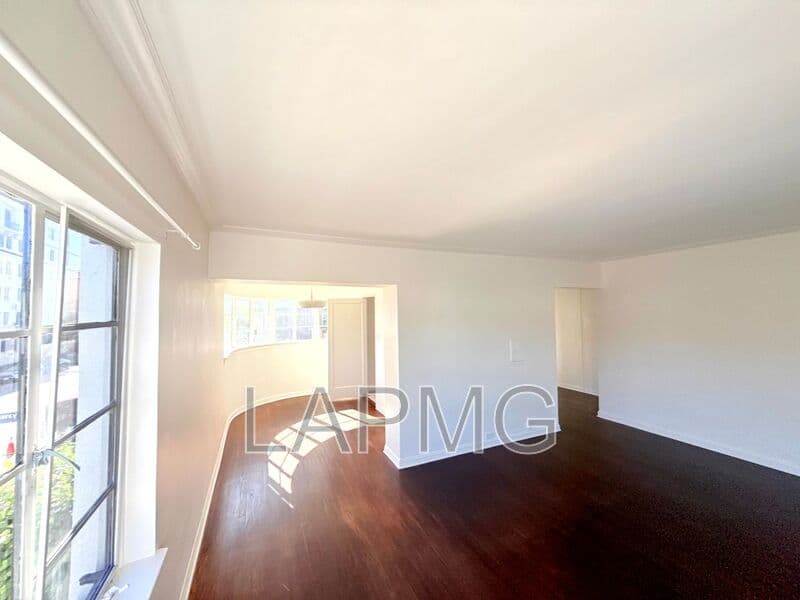 Los Angeles House: 3919 W. 8th Street