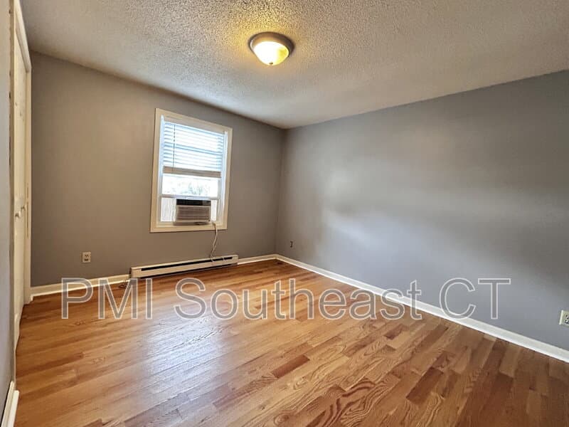 Mystic House: 250 Capstan Ave