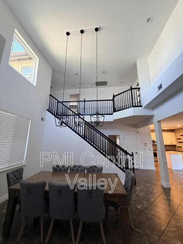 Lathrop House: 108 Hornfels Ave