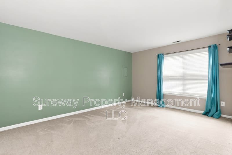 Sewell Condo: 727 Sedgewick Ct