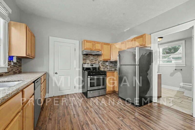 Grand Rapids House: 41 Diamond Ave NE