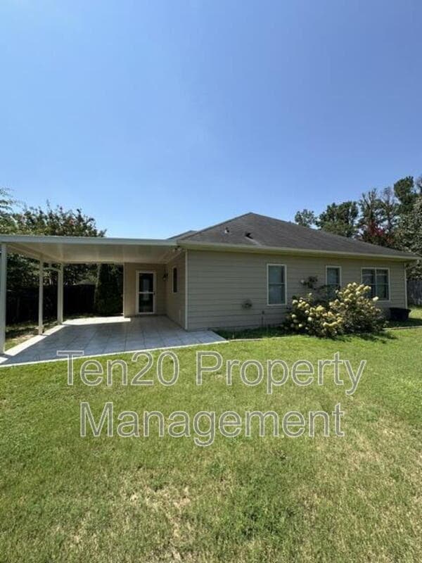 Columbus House: 7124 Vinings Court