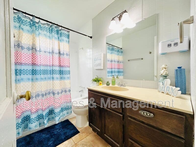 Del City House: 4220 SE 25th St