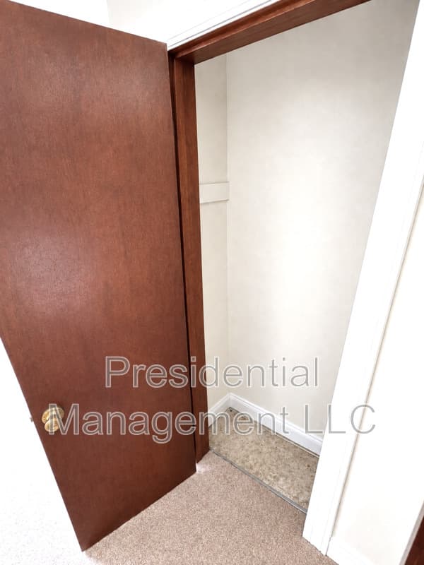Waterbury Condo: 34 Royal Oak Dr