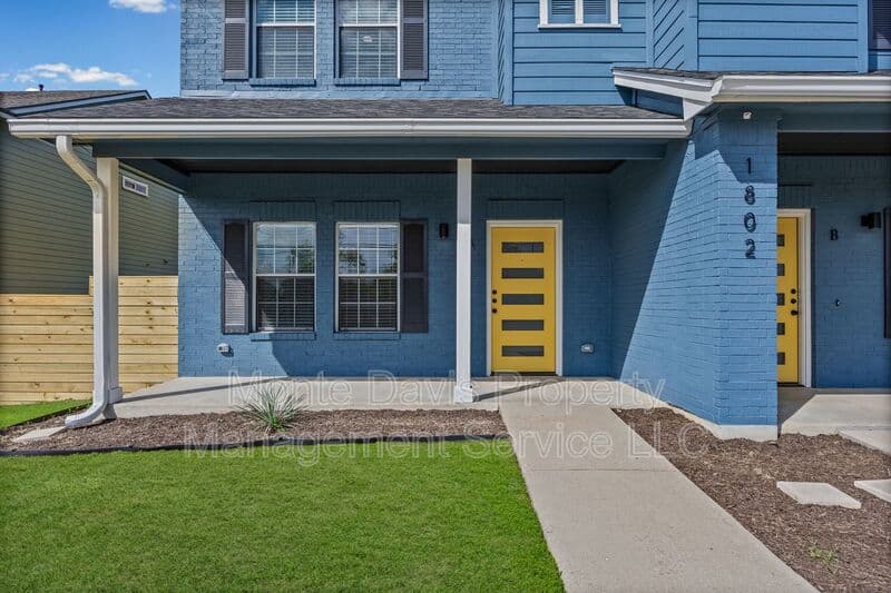 Austin Condo: 1802 Springdale Rd