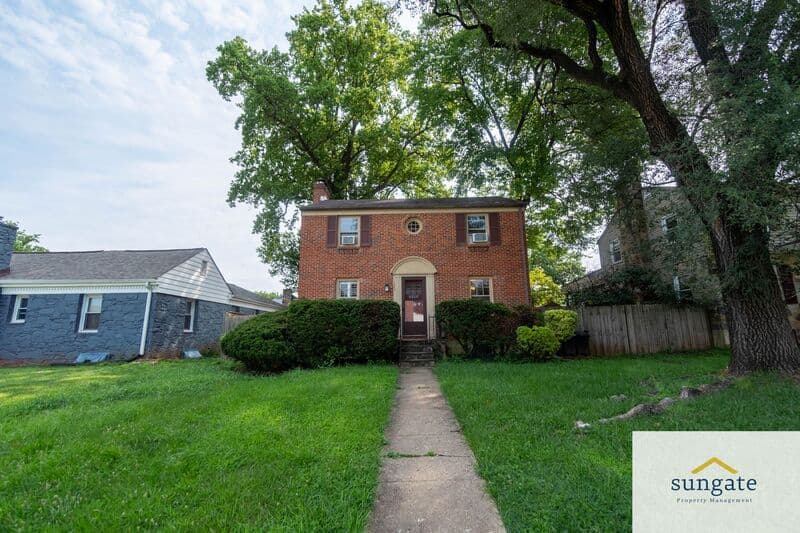 Baltimore House: 7023 Deerfield Rd