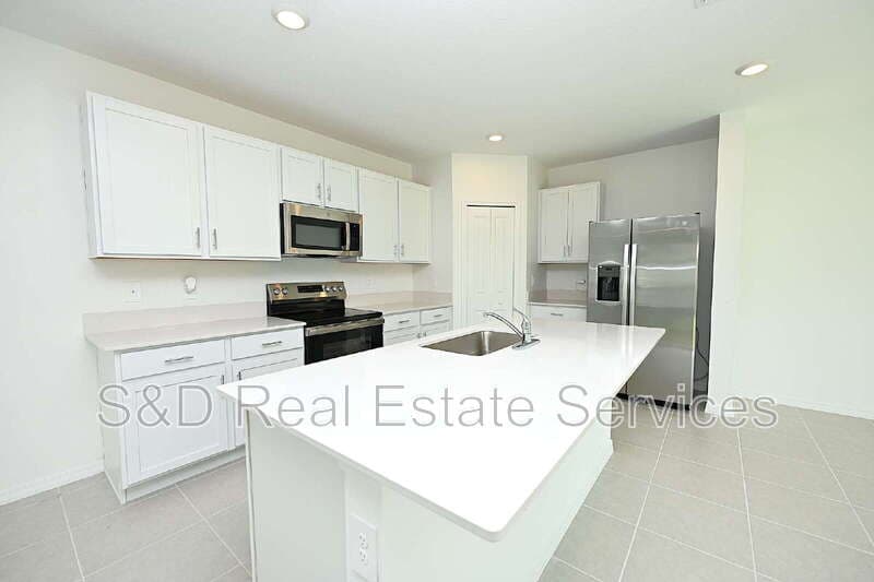 Lakeland House: 7847 Abagail Dr.