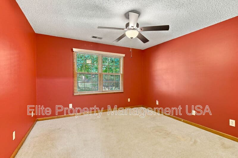 Gainesville House: 1028 Holly Drive