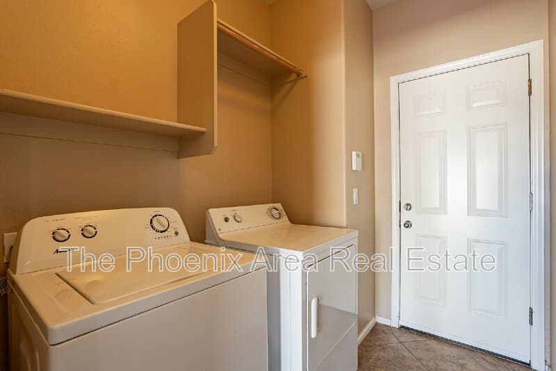 Maricopa House: 44626 W Yucca Ln