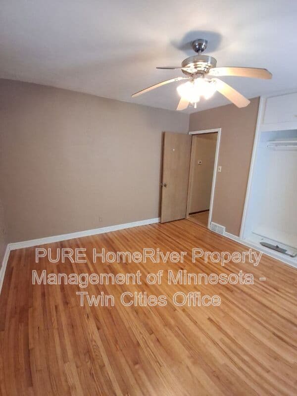 Hugo Condo: 5557 146th St N