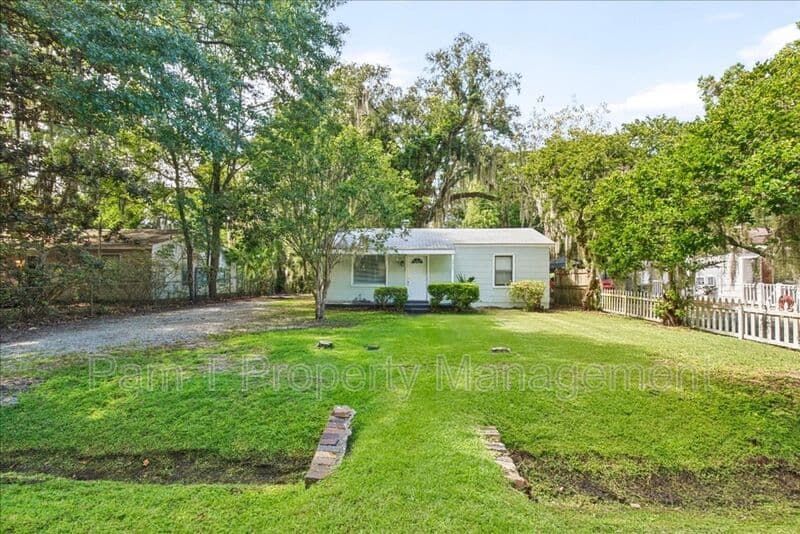 Savannah House: 5517 Emory Drive