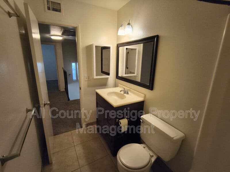Glendale Townhome: 7524 N 47th Dr.