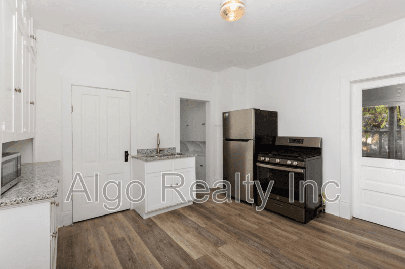 Minneapolis Condo: 3449 Snelling Avenue - Unit 3451