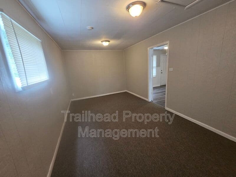 Kansas City House: 7805 E 114th St