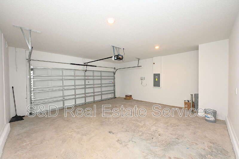 Lakeland House: 7847 Abagail Dr.