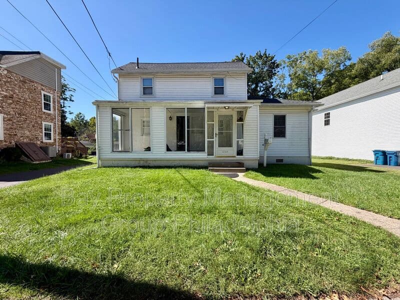 Blue Bell House: 1014 Trewellyn Ave