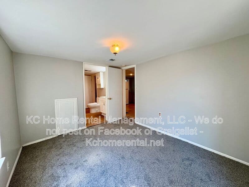 Kansas City House: 2817 West 41st Avenue