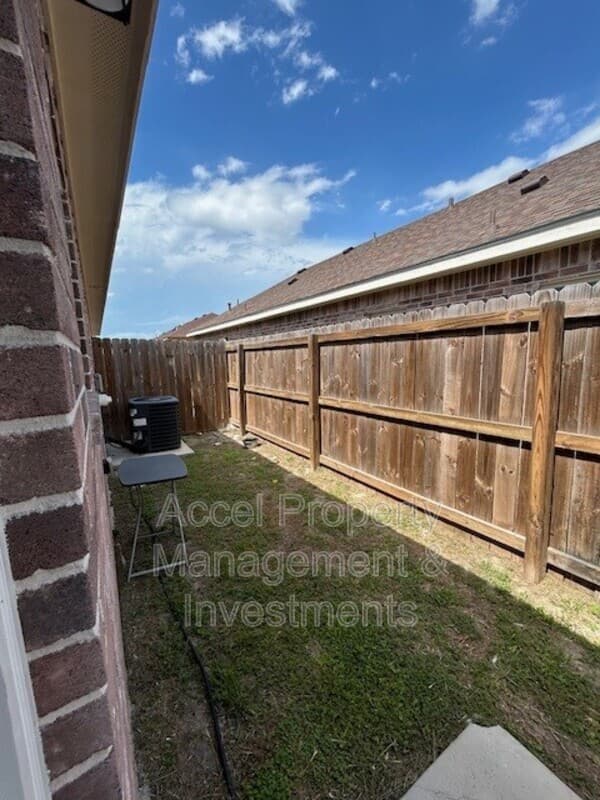 Alton Condo: 1012 W La Pointe