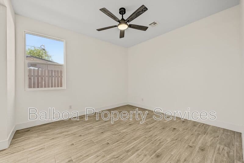 Buckeye Condo: 212 2nd Ave E