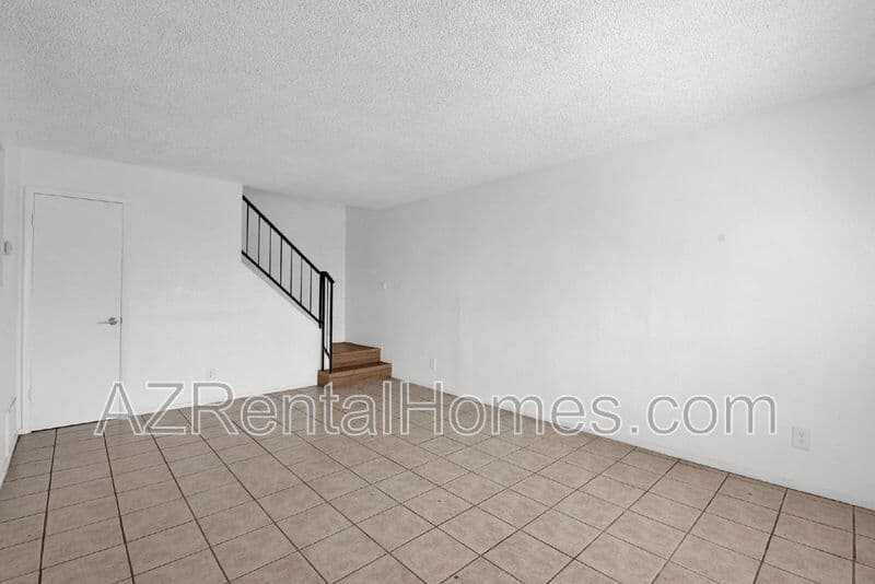 Phoenix Townhome: 4715 E Jones Ave