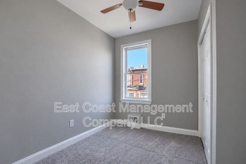 Baltimore House: 1120 N Lakewood Ave