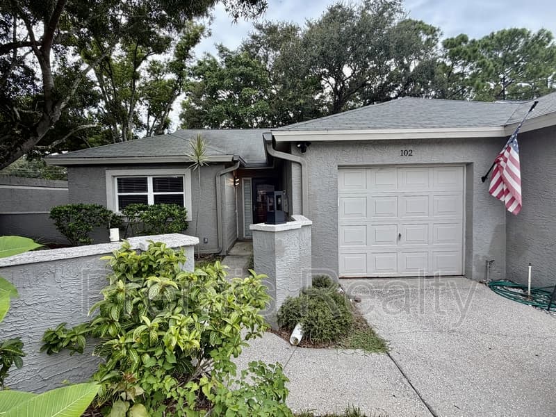Palm Harbor Condo: 102 Steeplechase Lane