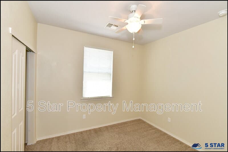 El Paso House: 4913 Adrian Campos St !!