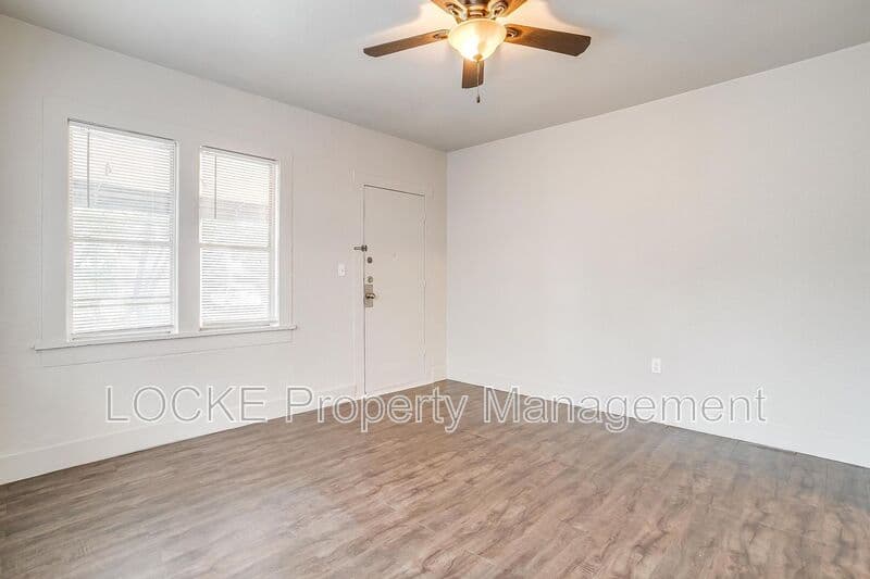 Fort Worth House: 1411 6th Avenue