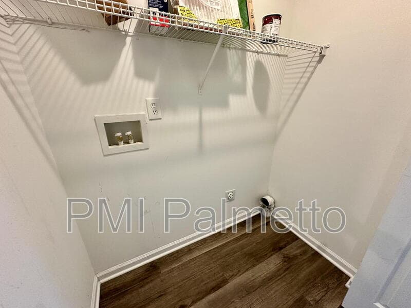 Columbia House: 227 Hardwood Drive