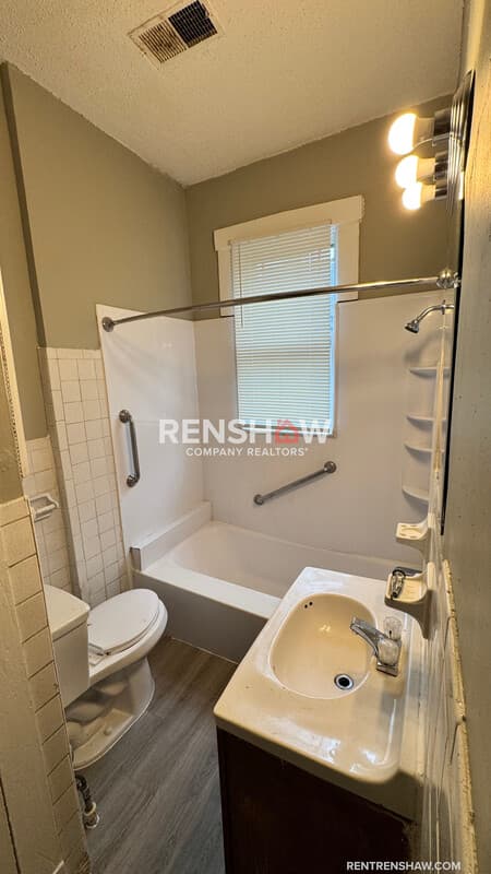 Memphis House: 1114 Azalia St