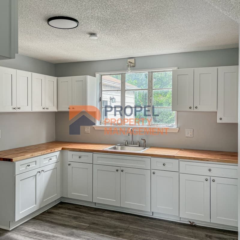Detroit House: 19440 Hartwell Street