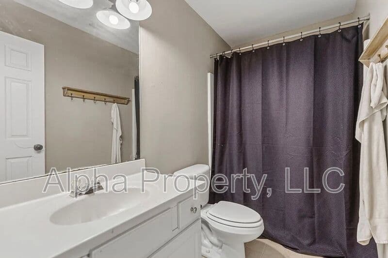 Easley House: 216 Edenberry Way