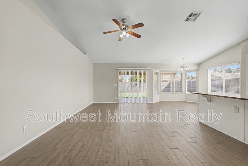 Chandler House: 2272 E Remington Pl