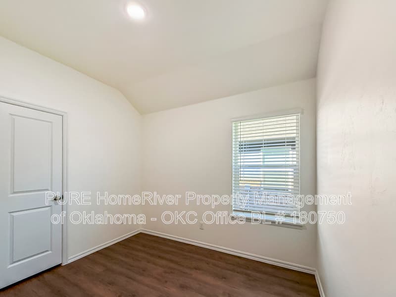 YUKON Condo: 10626 SW 16TH TER