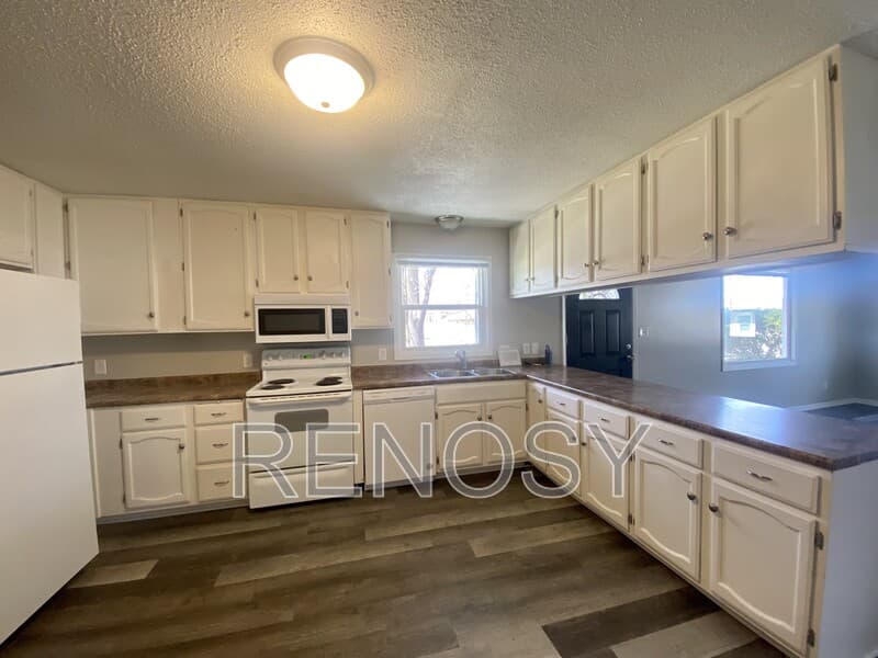 Polk City House: 209 1st Street