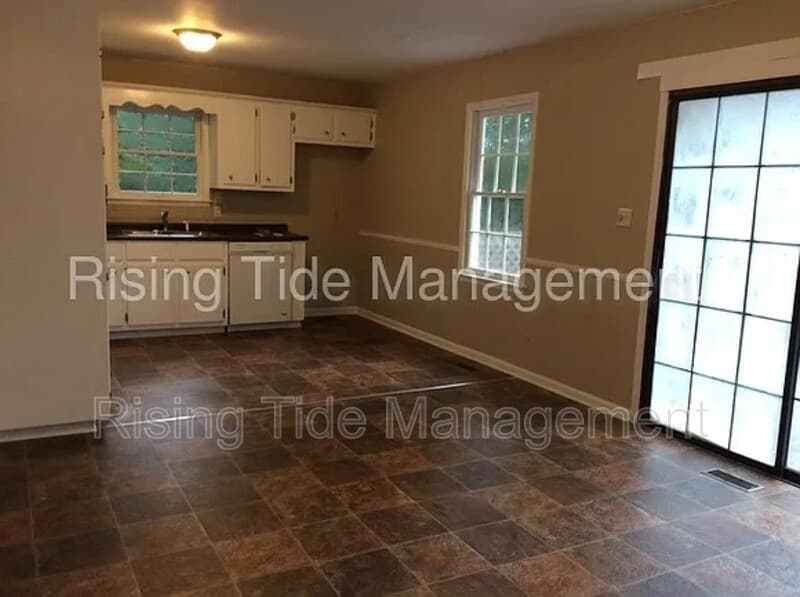 Birmingham House: 5757 Walnut Grove Rd