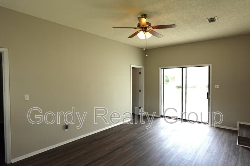 Marianna House: 5122 Presidents Circle
