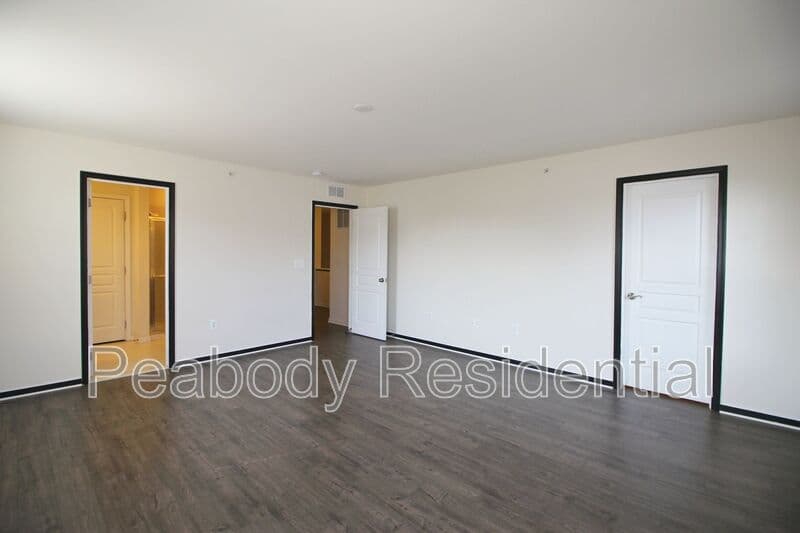 Woodbridge House: 14782 Mason Creek Cir