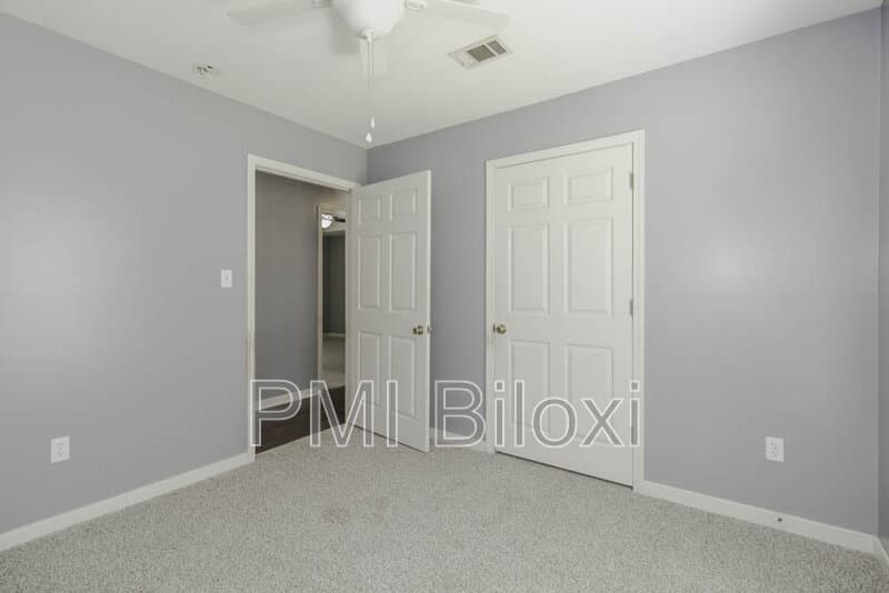 Gulfport House: 13011 Windcrest Lane