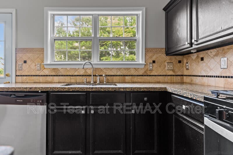 Duluth House: 2315 Hiawassee Dr