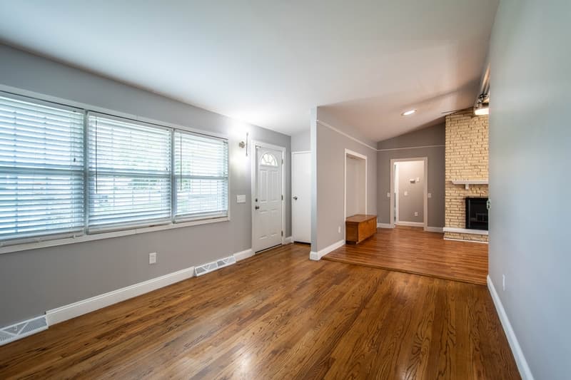 St. Louis House: 8747 Kathy Ct