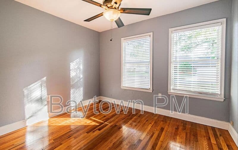 Tampa House: 3705 W Barcelona St