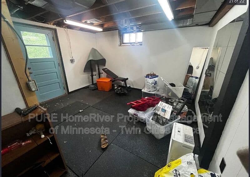 Saint Louis Park House: 1642 Edgewood Ave S