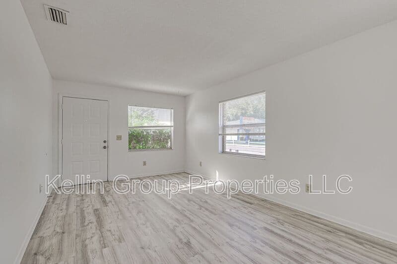 Brandon Condo: 401 Big Cedar Way
