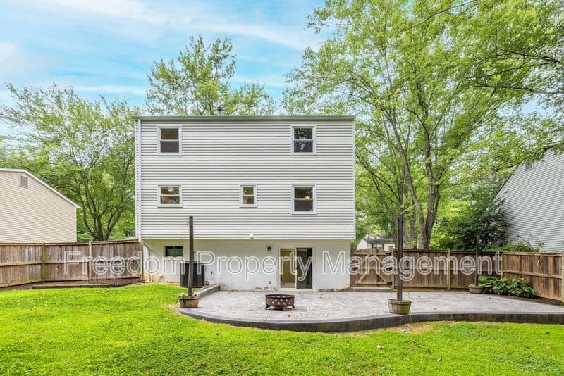 Woodbridge House: 5256 Sudberry Ln
