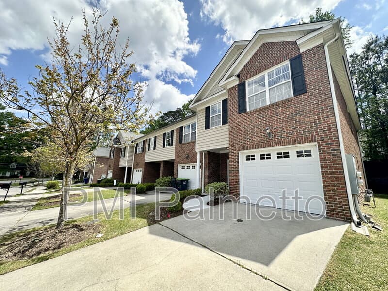 Lexington Townhome: 117 Park Ridge Way