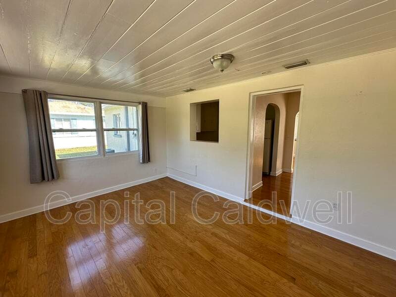 Clearwater House: 18 N Meteor Ave