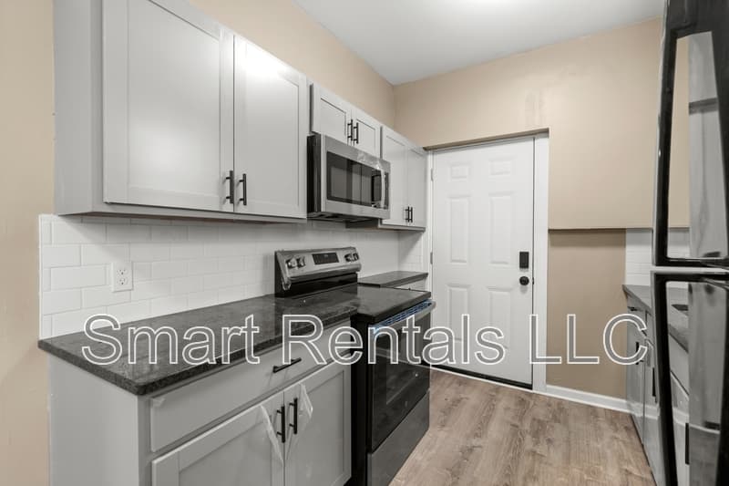 St. Louis Condo: 4209 Ellenwood Avenue - 202